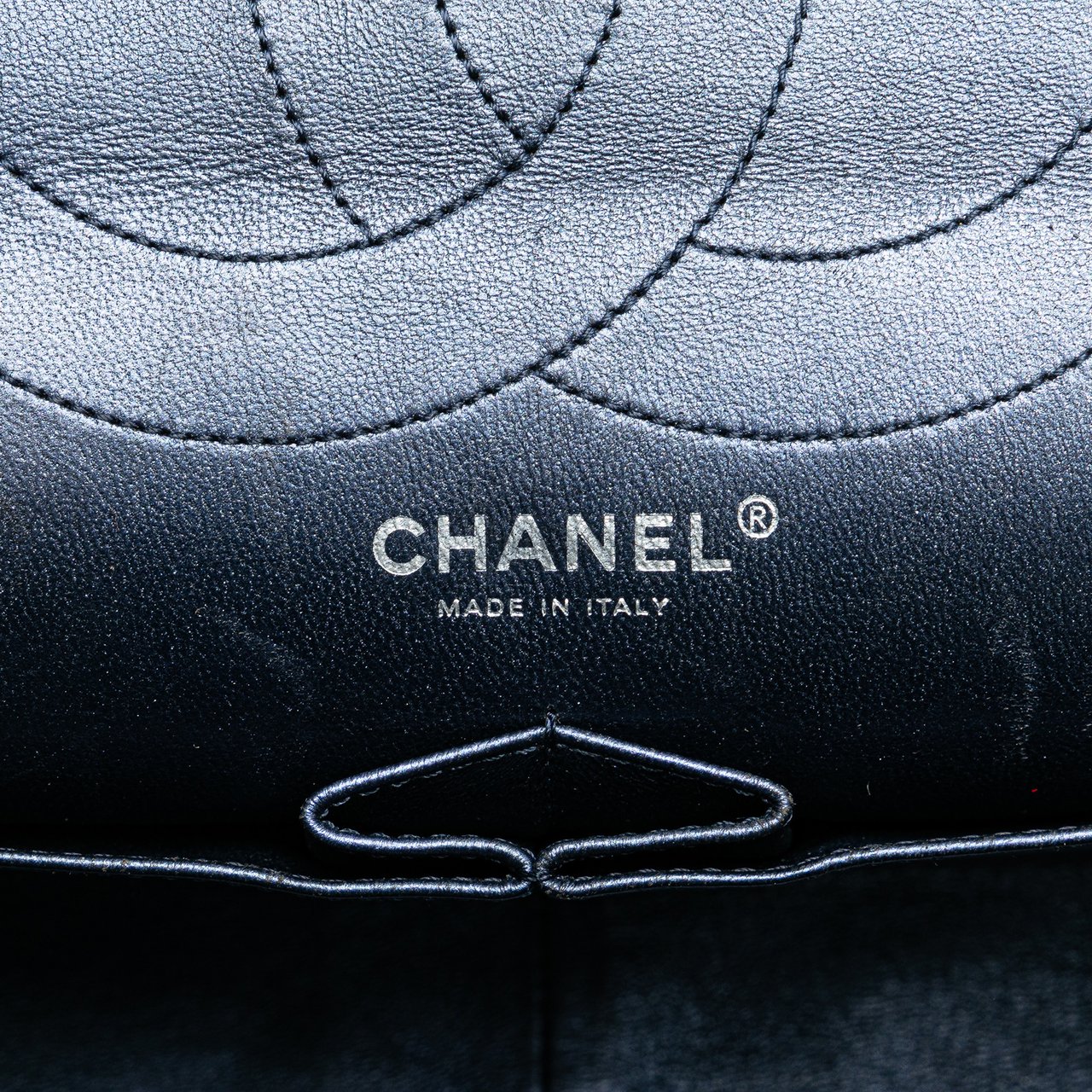 Chanel Reissue 2.55 Aged Metallic Calfskin Flap 226 Blauw