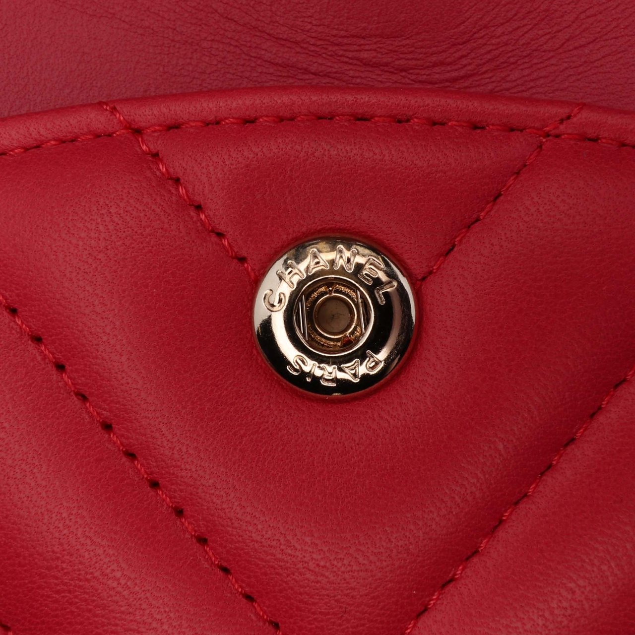 Chanel Medium Classic Chevron Lambskin Double Flap Roze