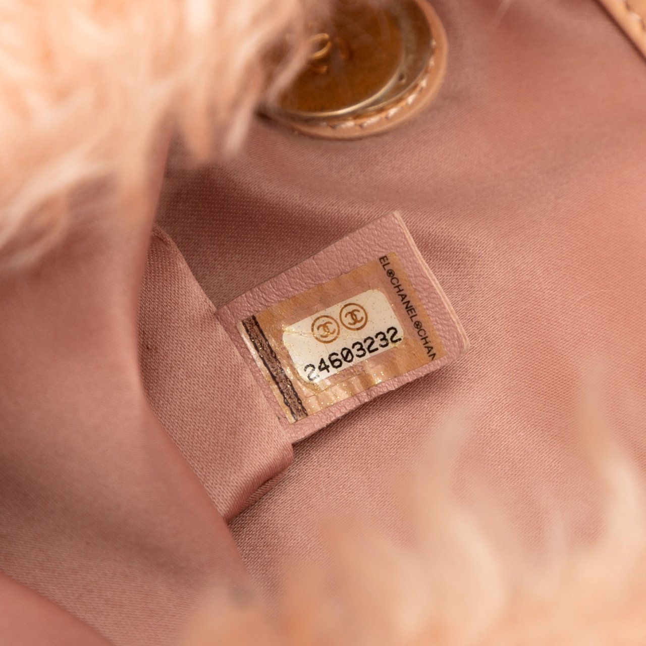 Chanel CC Fantasy Fur Clutch with Chain Roze