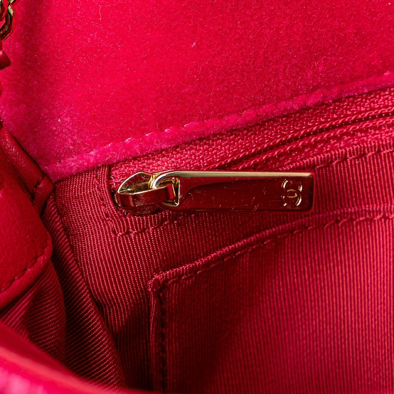Chanel Mini Quilted Velvet Pearl Crush Single Flap Roze