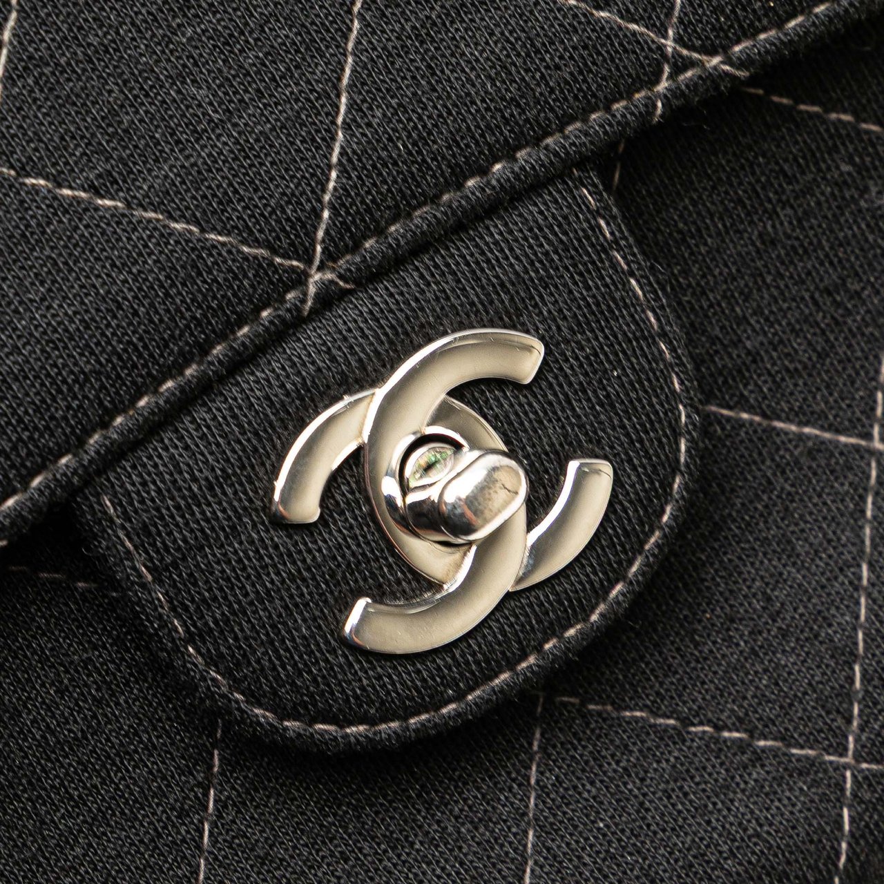 Chanel Medium Quilted Jersey Single Flap Zwart