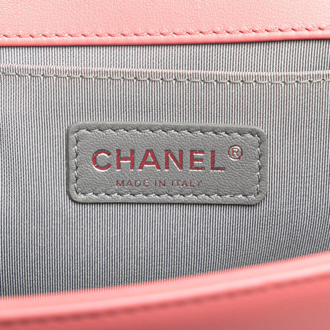 Chanel Old Medium Chevron Lambskin Boy Flap Roze