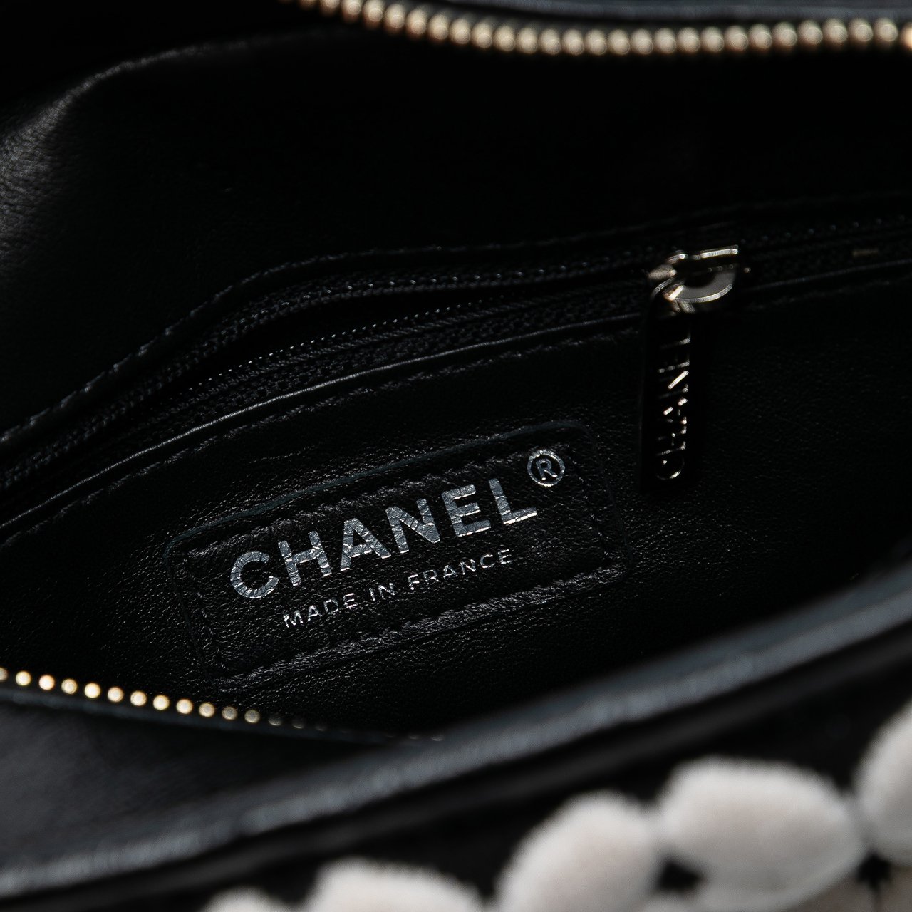 Chanel Small Knit and Calfskin Gabrielle Hobo Zwart