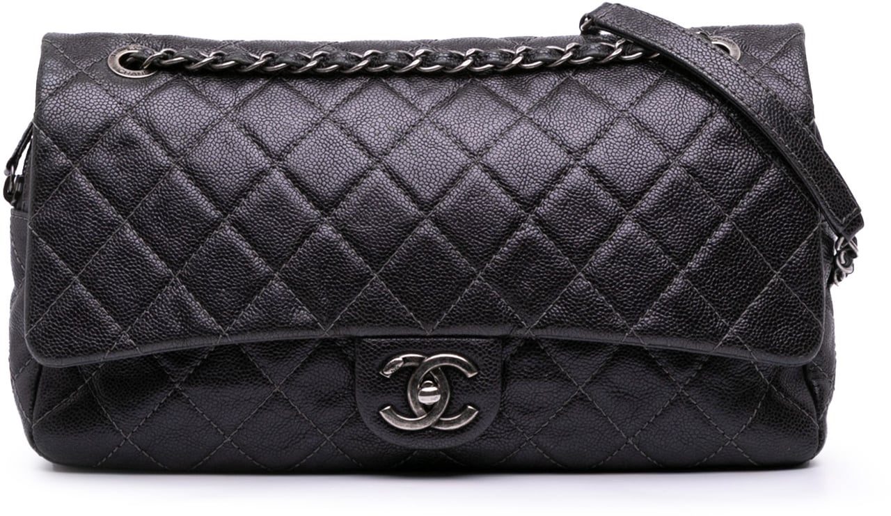 Chanel Jumbo Quilted Iridescent Caviar Easy Flap Grijs