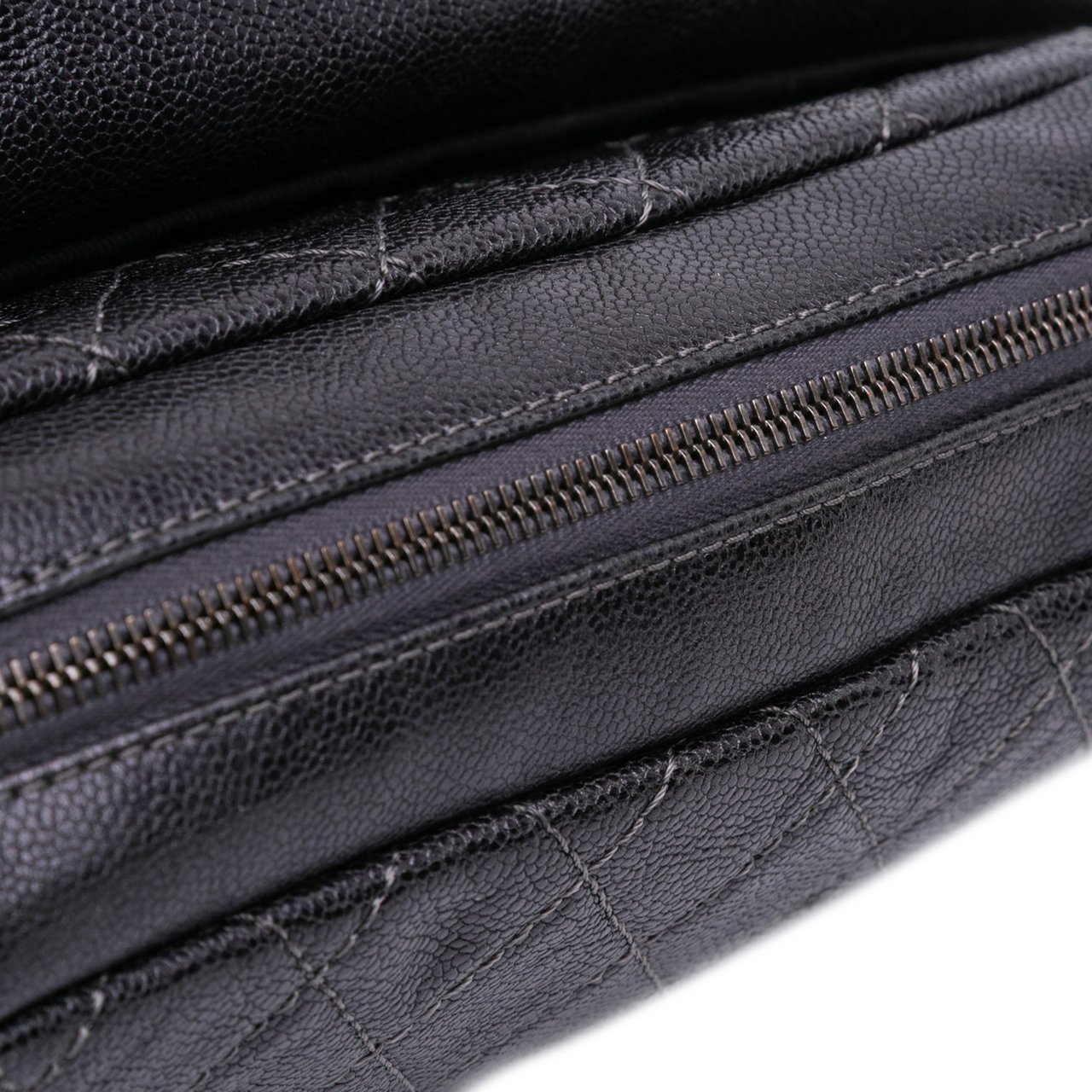 Chanel Jumbo Quilted Iridescent Caviar Easy Flap Grijs