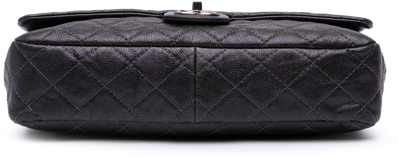 Chanel Jumbo Quilted Iridescent Caviar Easy Flap Grijs