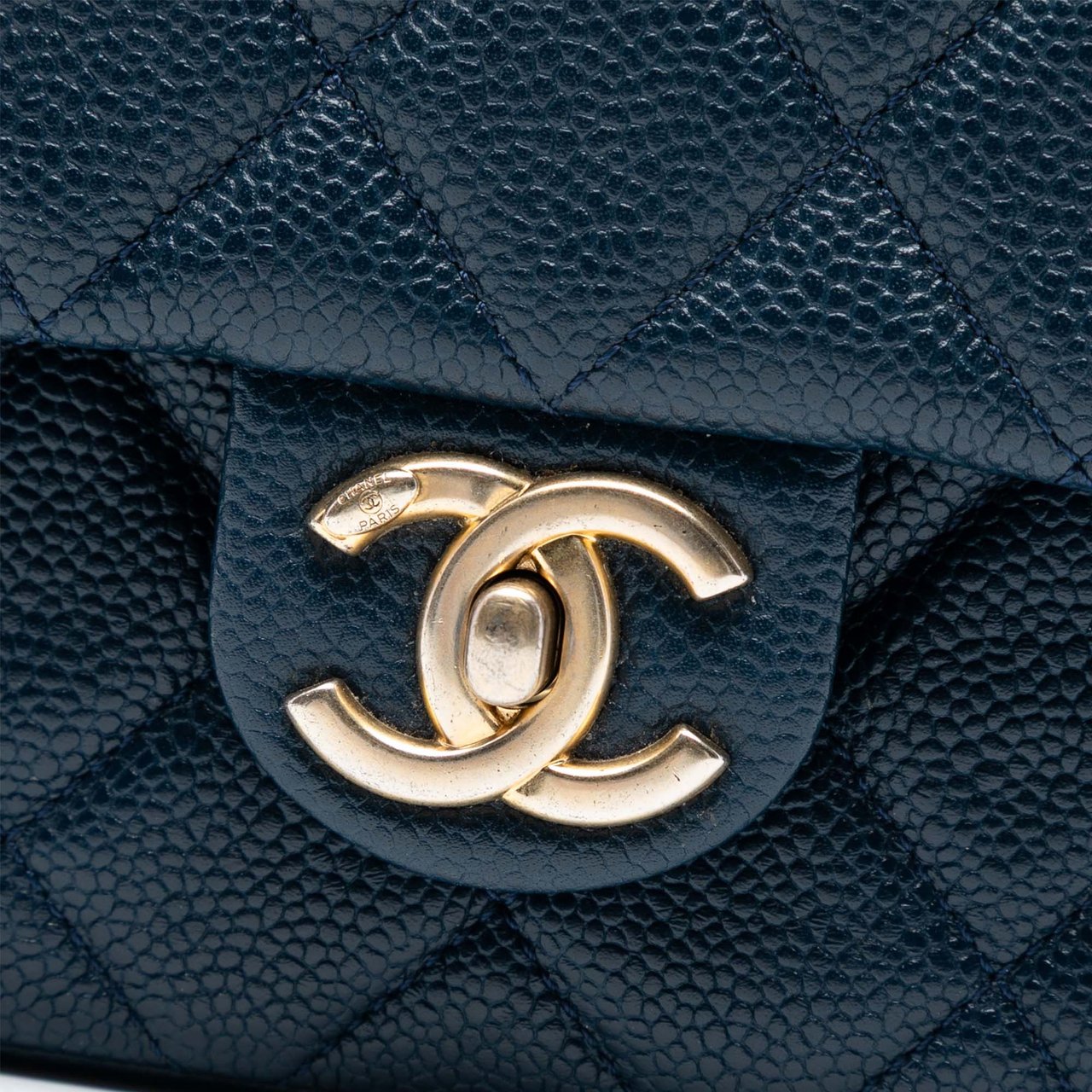 Chanel Mini Quilted Caviar Chain Soul Flap Blauw