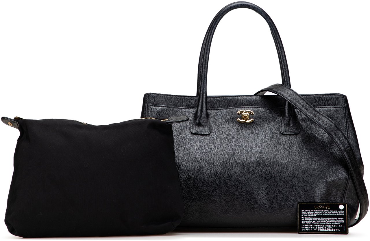 Chanel Medium Calfskin Executive Cerf Tote Zwart
