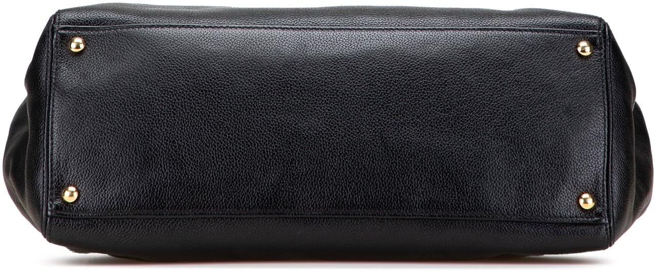 Chanel Medium Calfskin Executive Cerf Tote Zwart