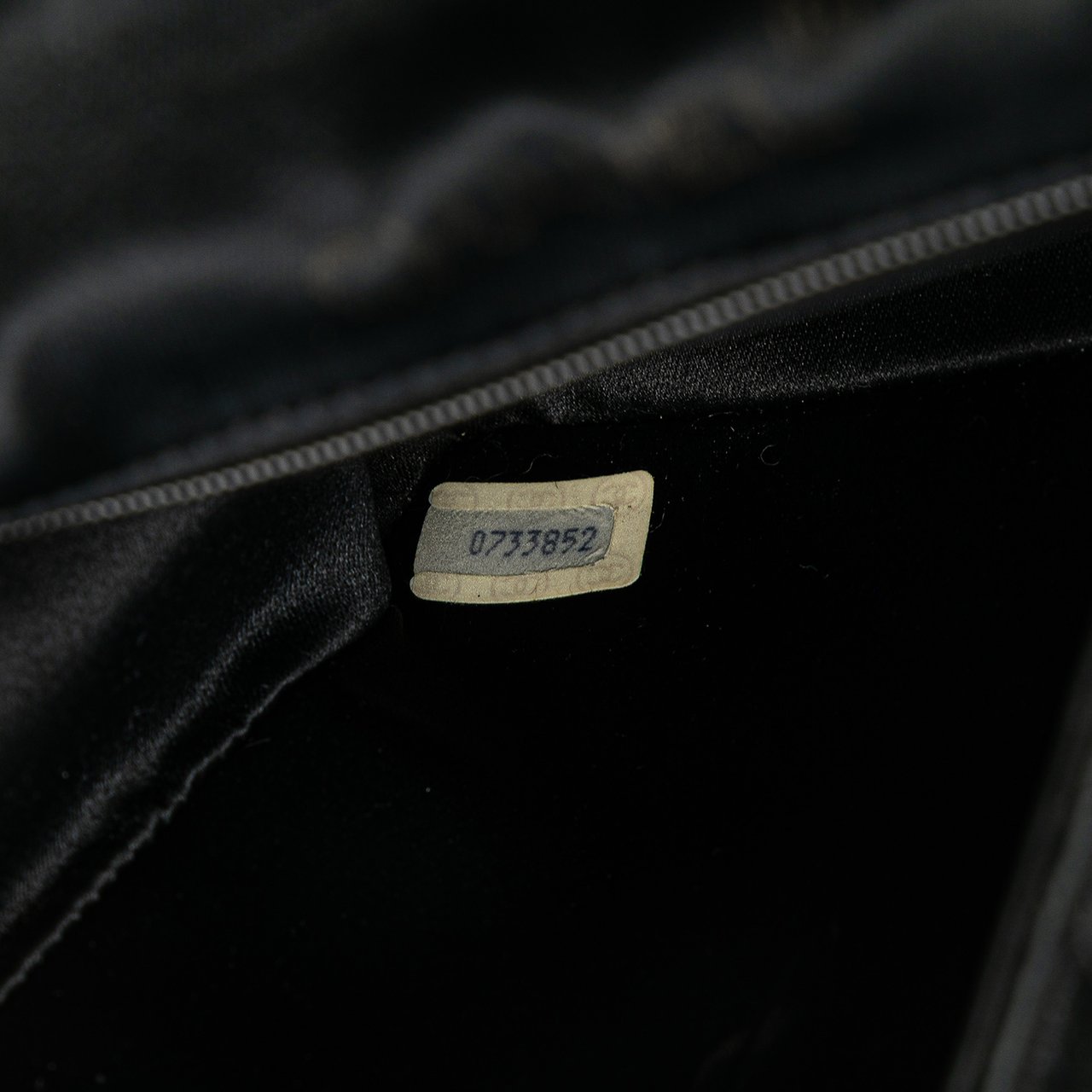 Chanel Mini Square Quilted Satin Single Flap Zwart