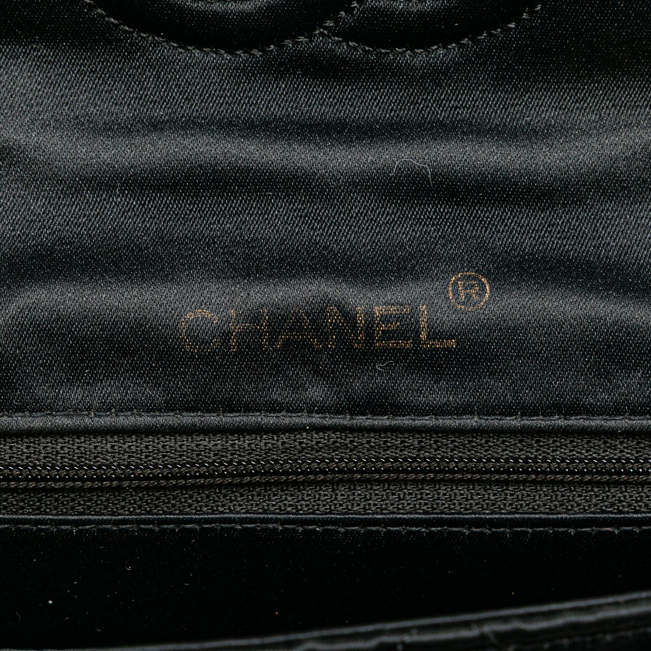 Chanel Mini Square Quilted Satin Single Flap Zwart