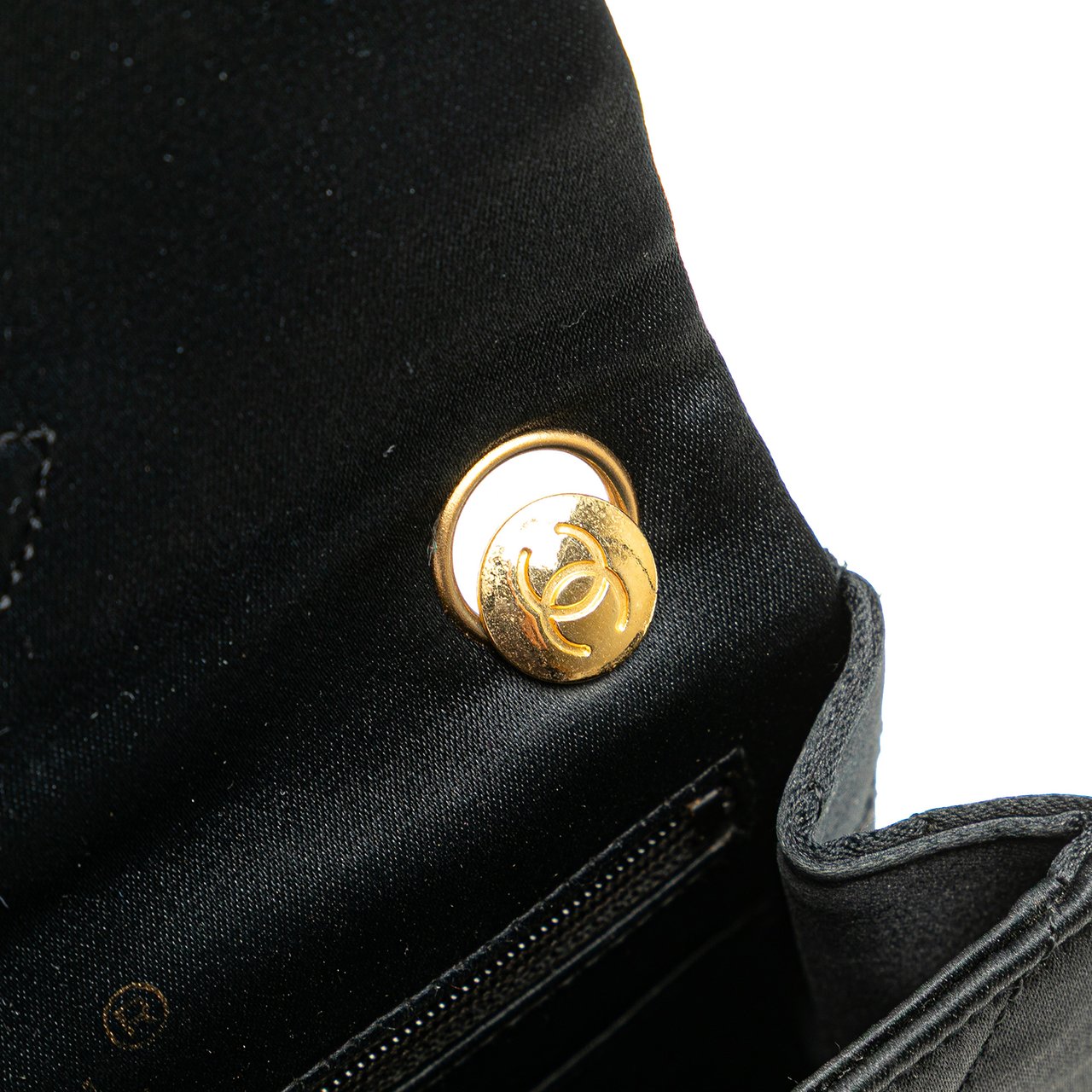 Chanel Mini Square Quilted Satin Single Flap Zwart