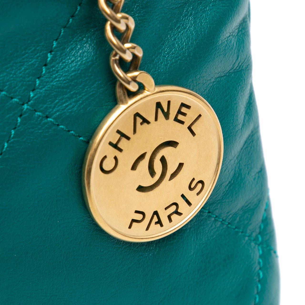 Chanel Mini Shiny Calfskin 22 Handbag Groen