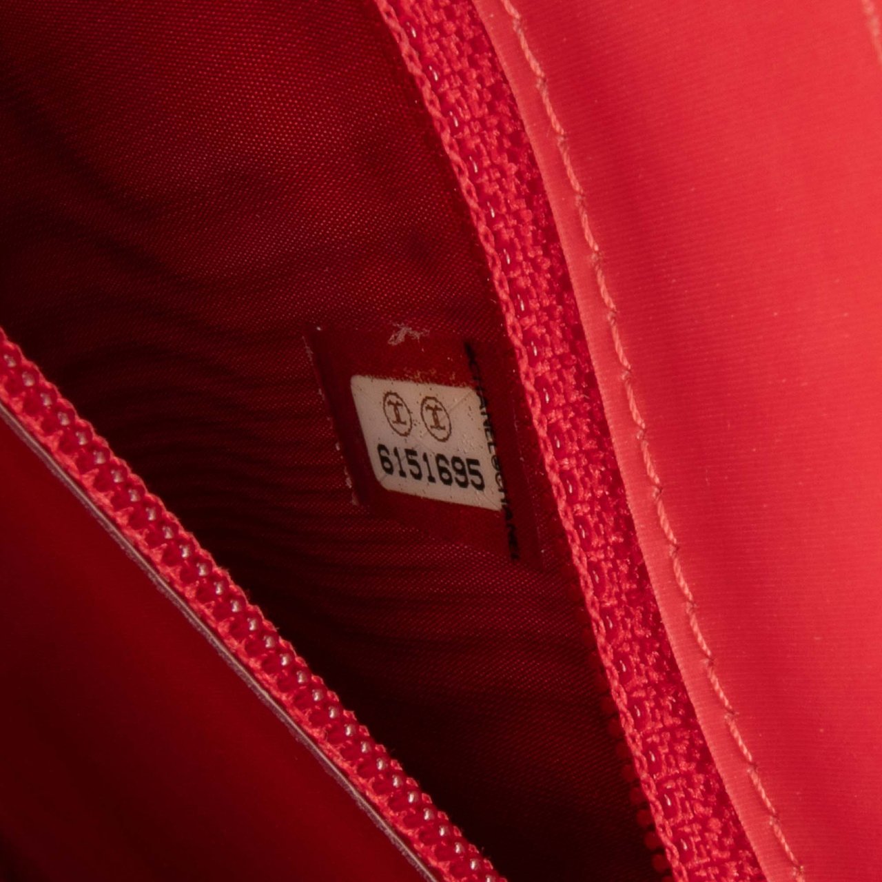 Chanel Vinyl Hologram CC Shoulder Bag Rood