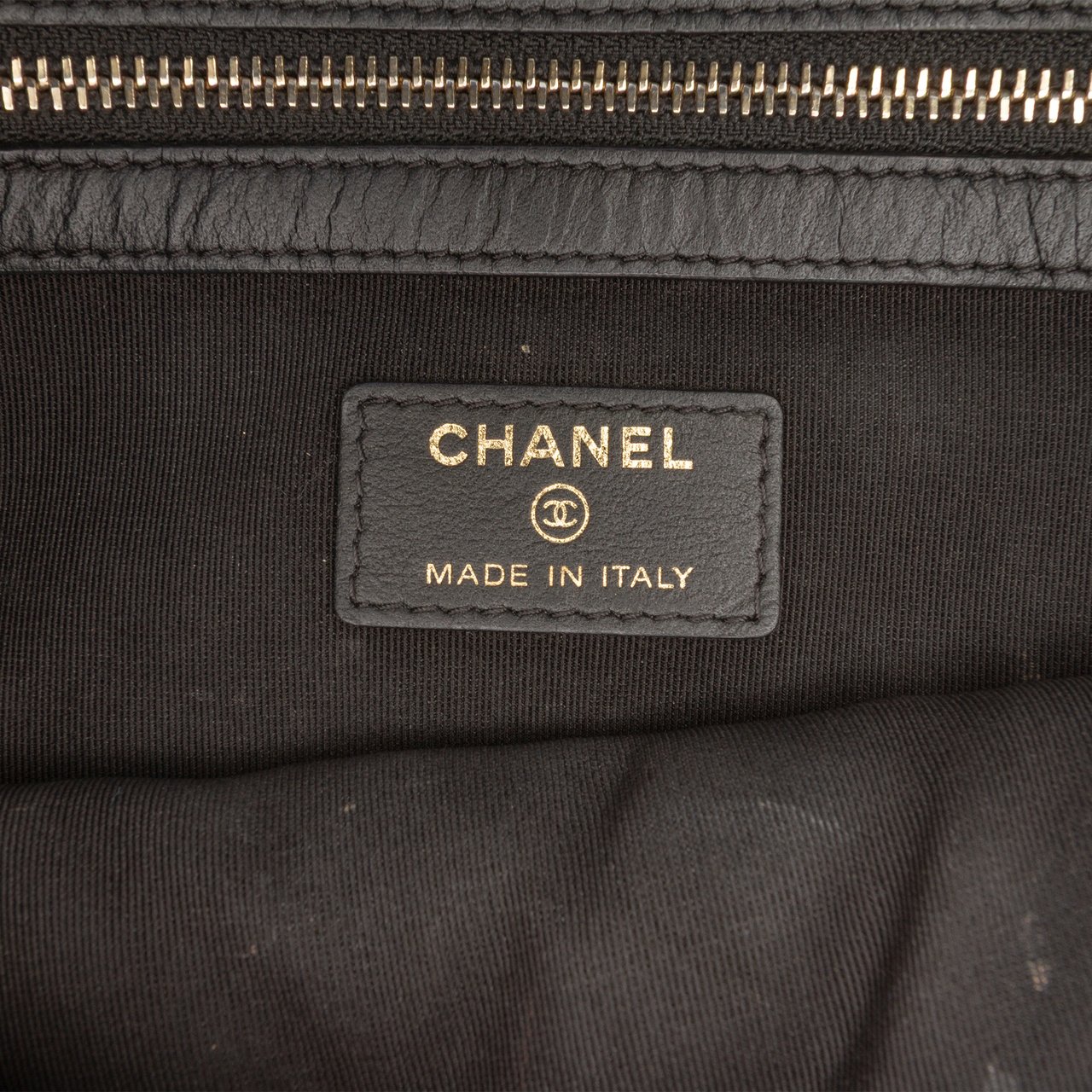 Chanel Medium Quilted Caviar Boy O Case Clutch Zwart