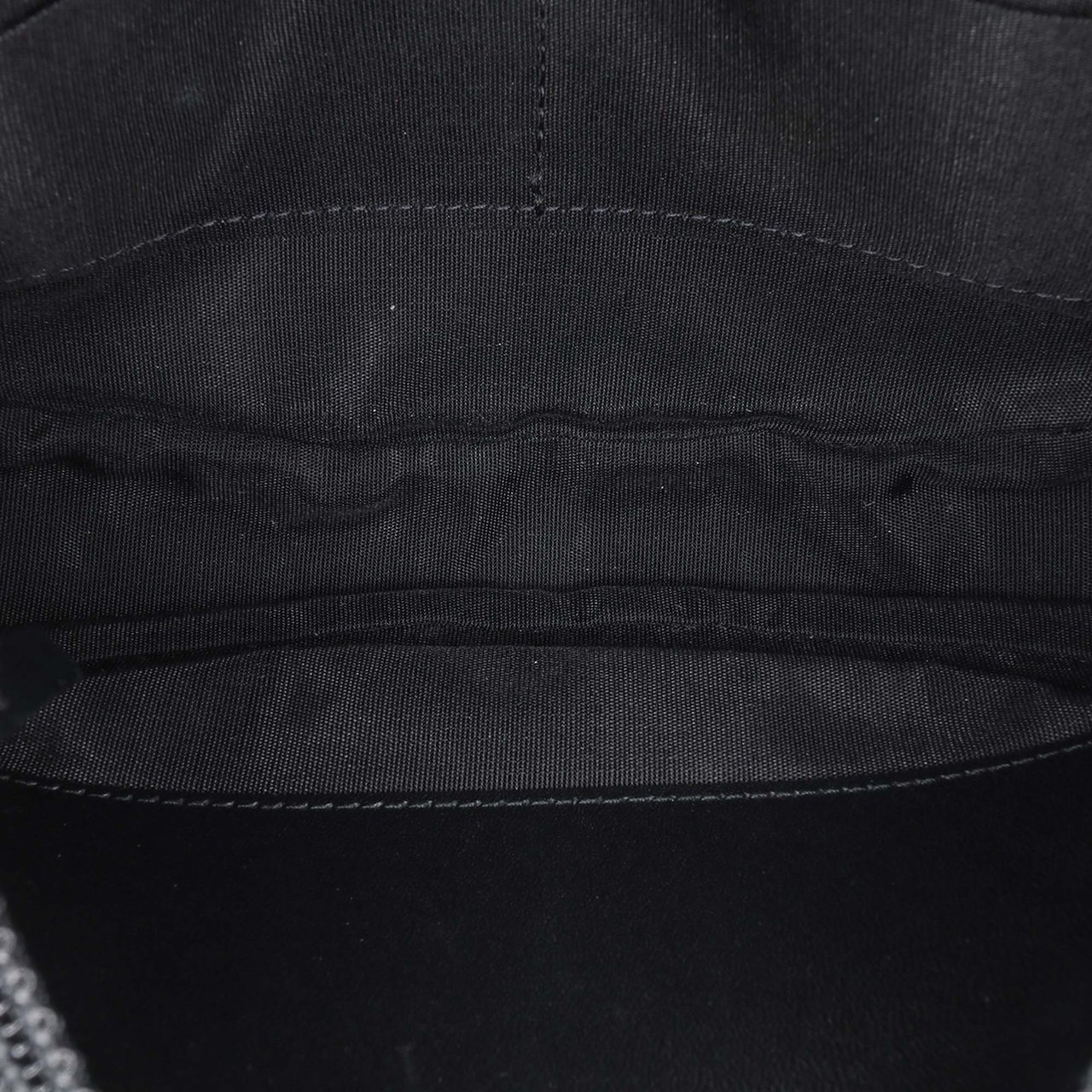 Chanel CC Velvet Half Moon Wallet on Chain Zwart