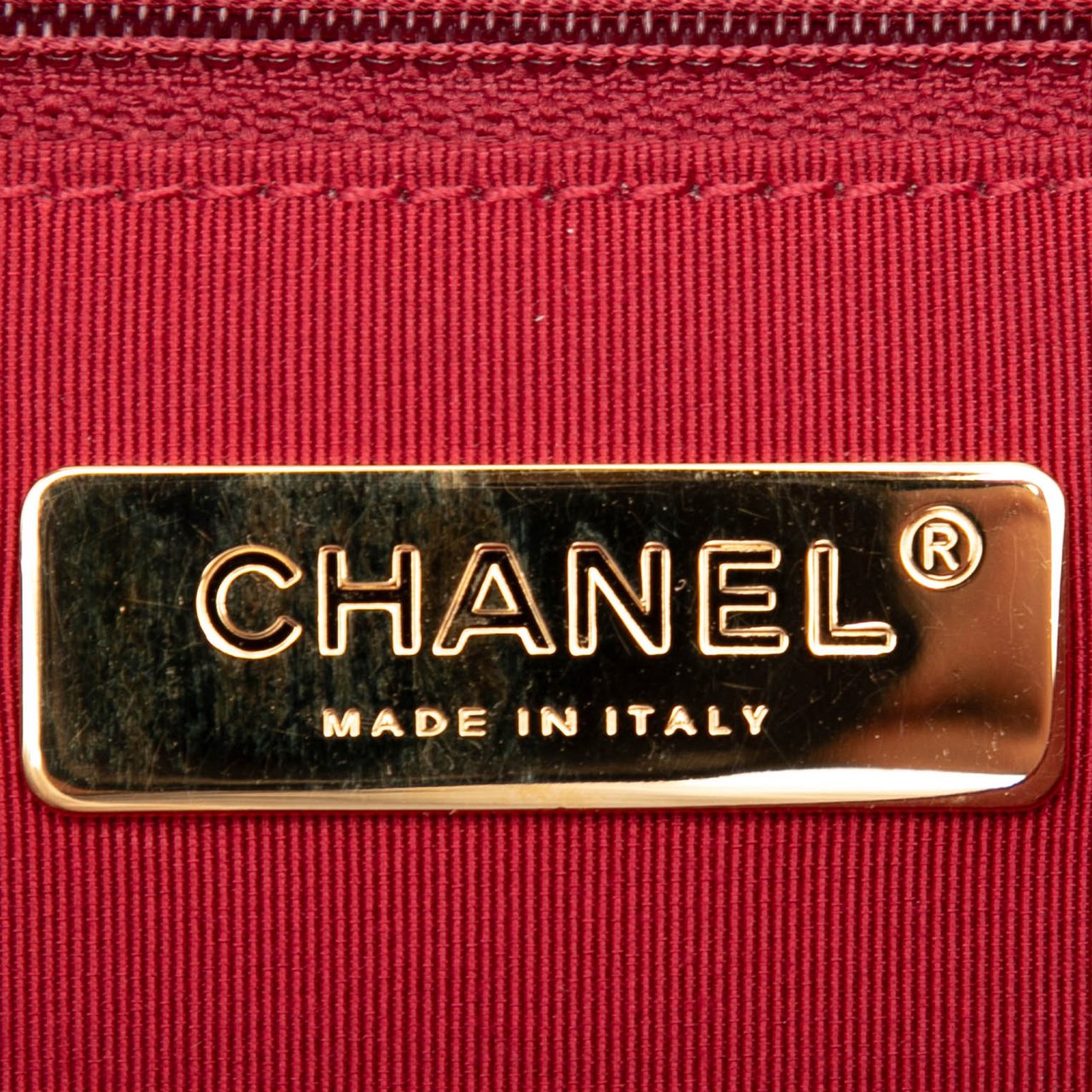 Chanel Medium Lambskin 19 Flap Rood