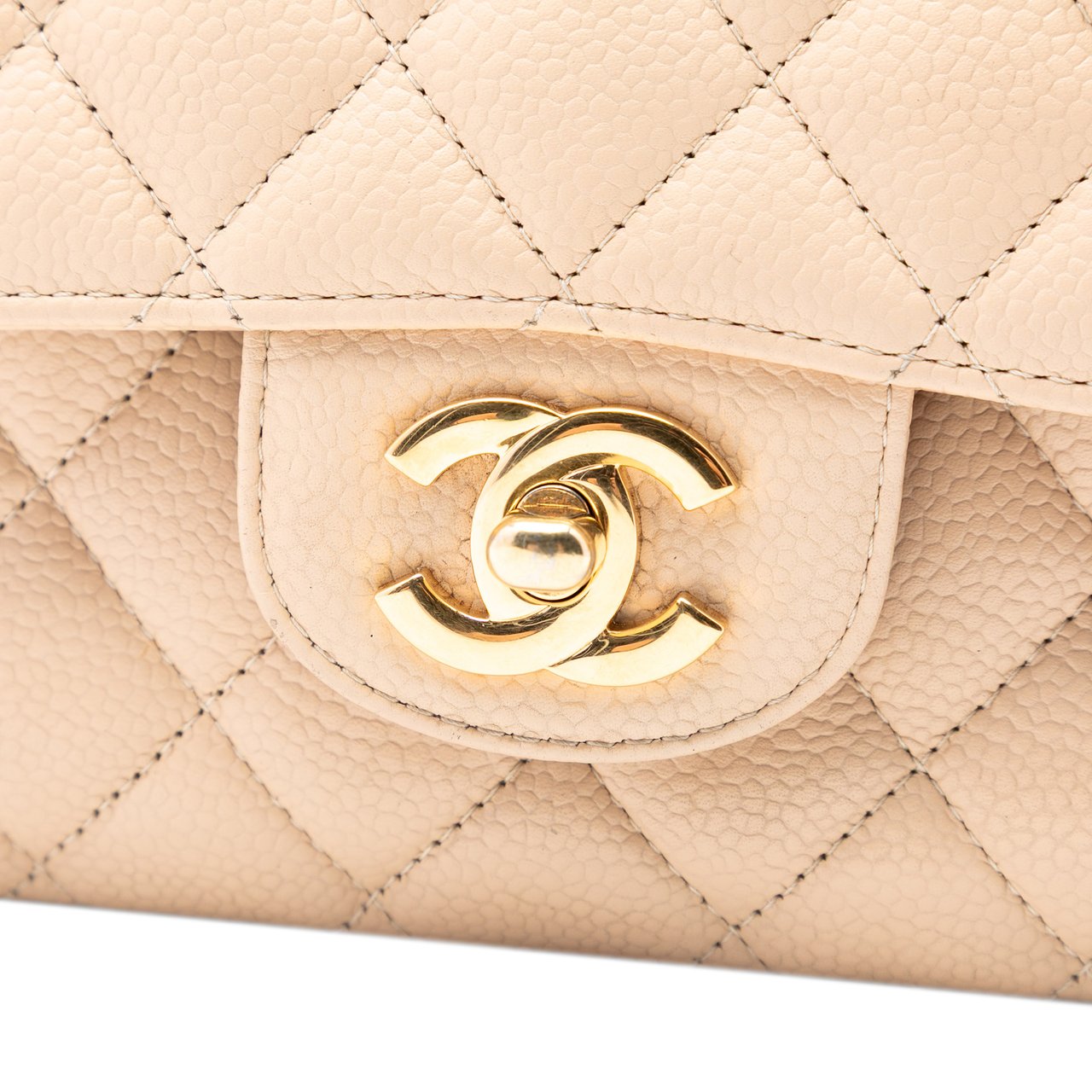 Chanel Medium Classic Caviar Double Flap Bruin