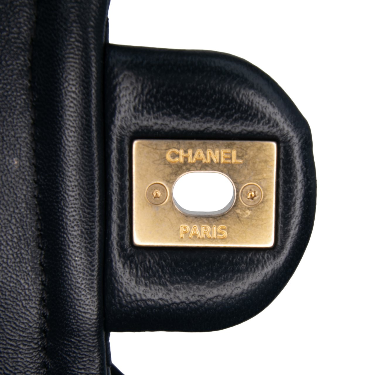 Chanel Small Quilted Lambskin Chain Link Flap Zwart