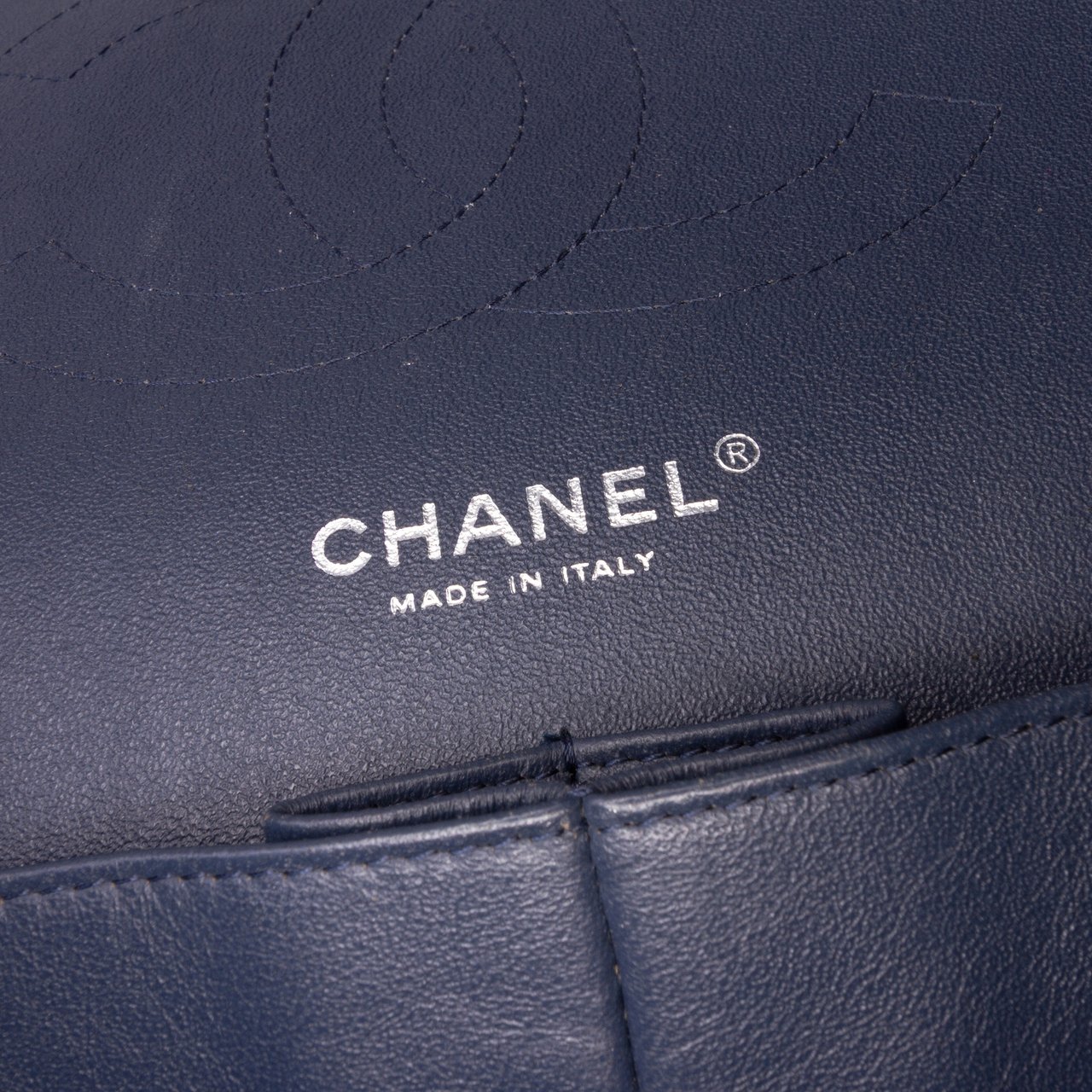 Chanel Jumbo Classic Chevron Patent Double Flap Blauw