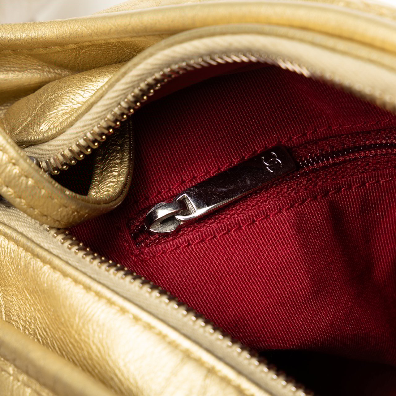 Chanel Small Metallic Lambskin Gabrielle Crossbody Goud