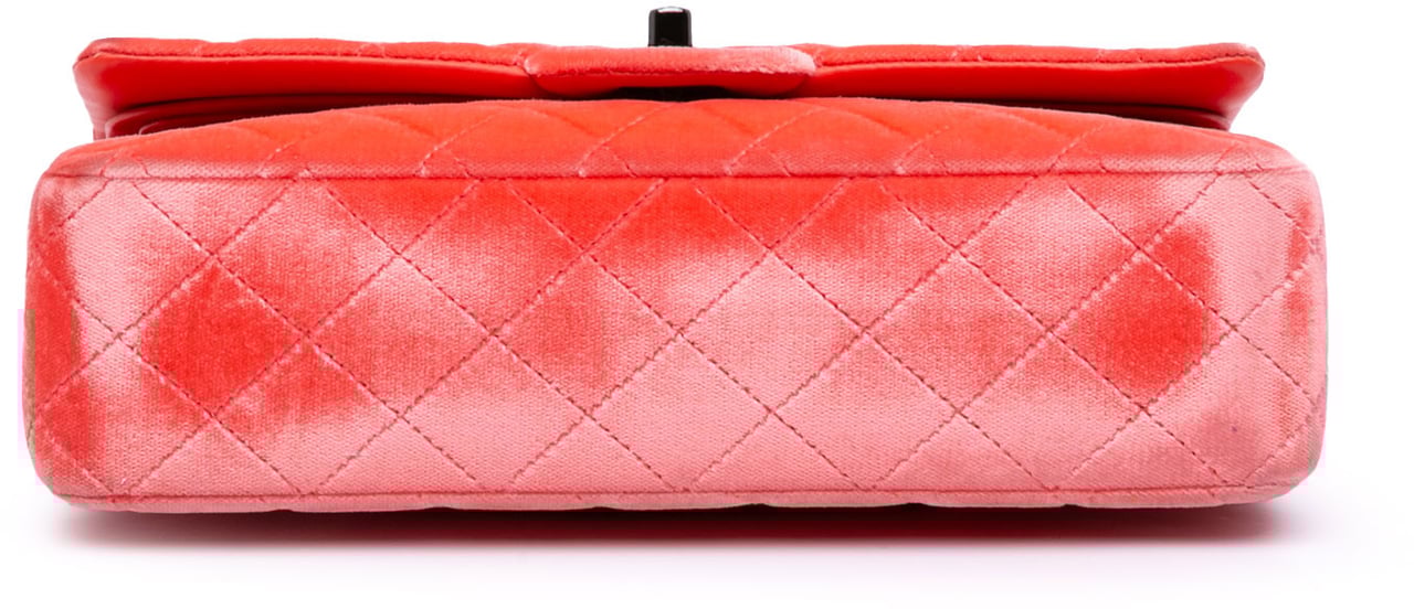 Chanel Medium Classic Velvet Double Flap Rood