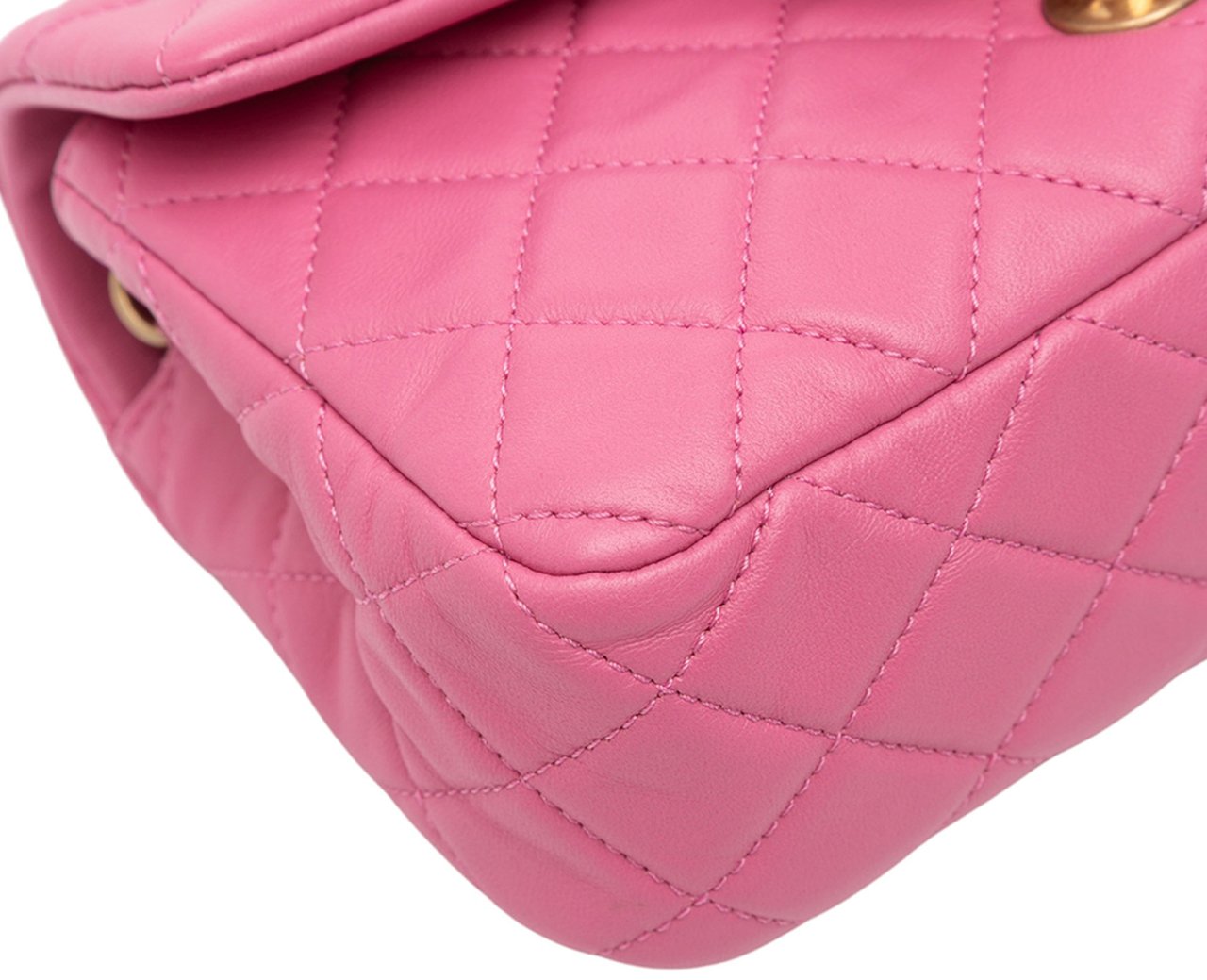 Chanel Mini Rectangular Classic Lambskin Pearl Crush Single Flap Roze