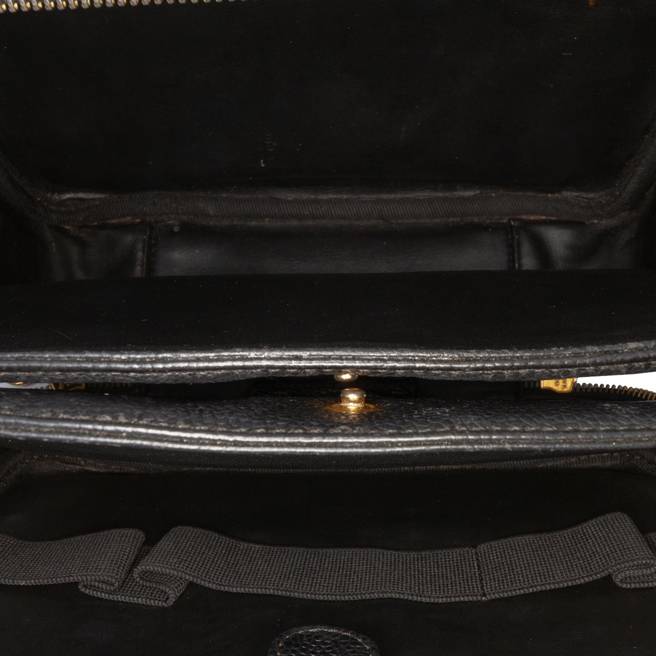 Chanel CC Caviar Vanity Case Zwart