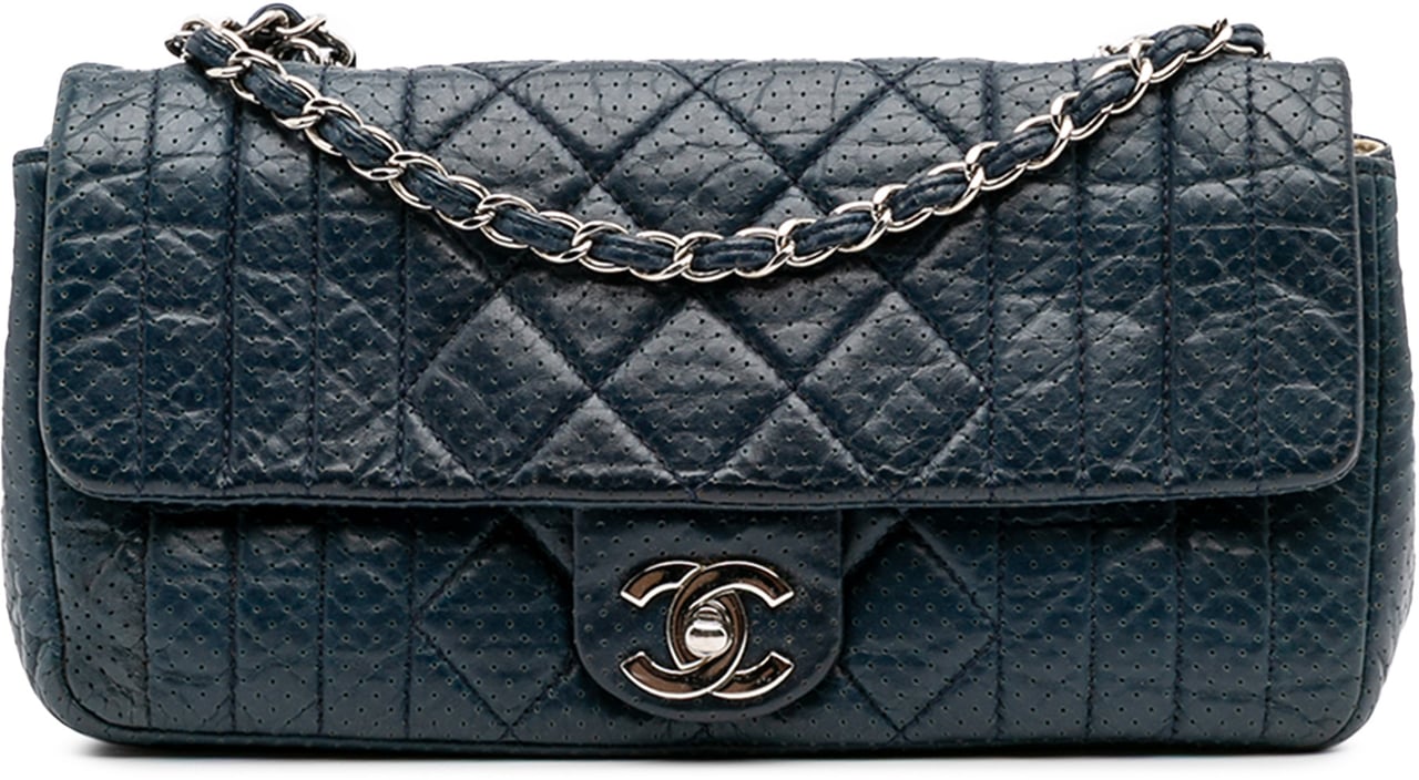 Chanel CC Quilted Perforated Aged Calfskin Flap Blauw