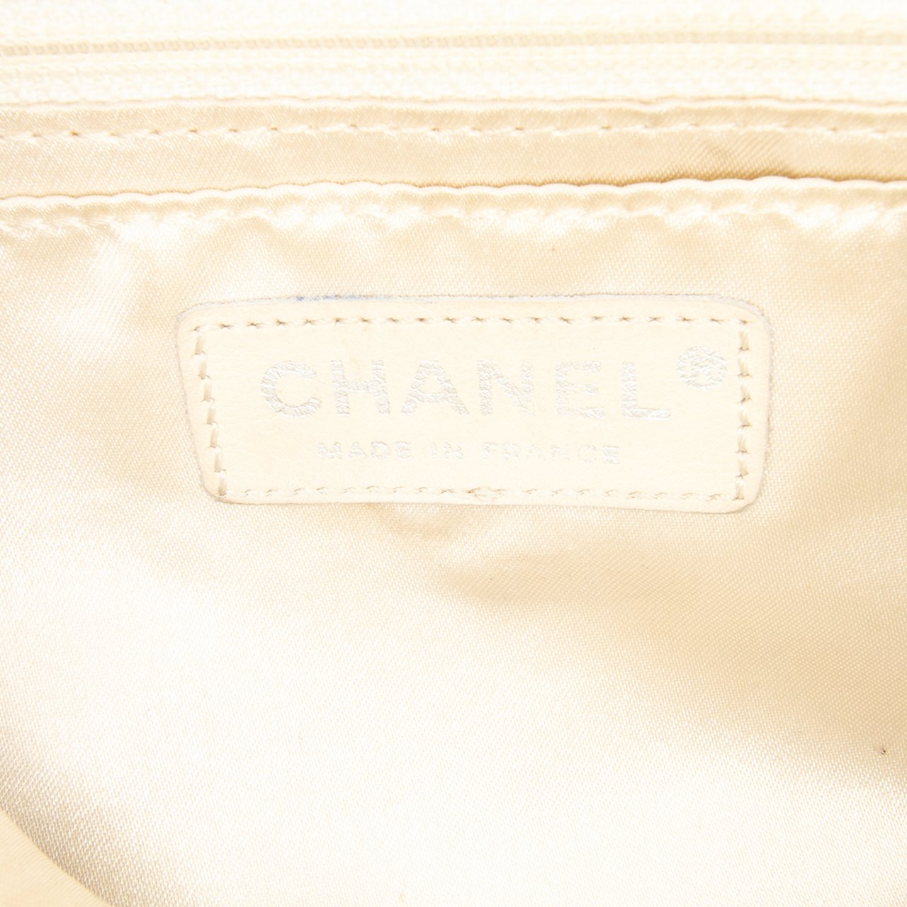 Chanel CC Quilted Perforated Aged Calfskin Flap Blauw