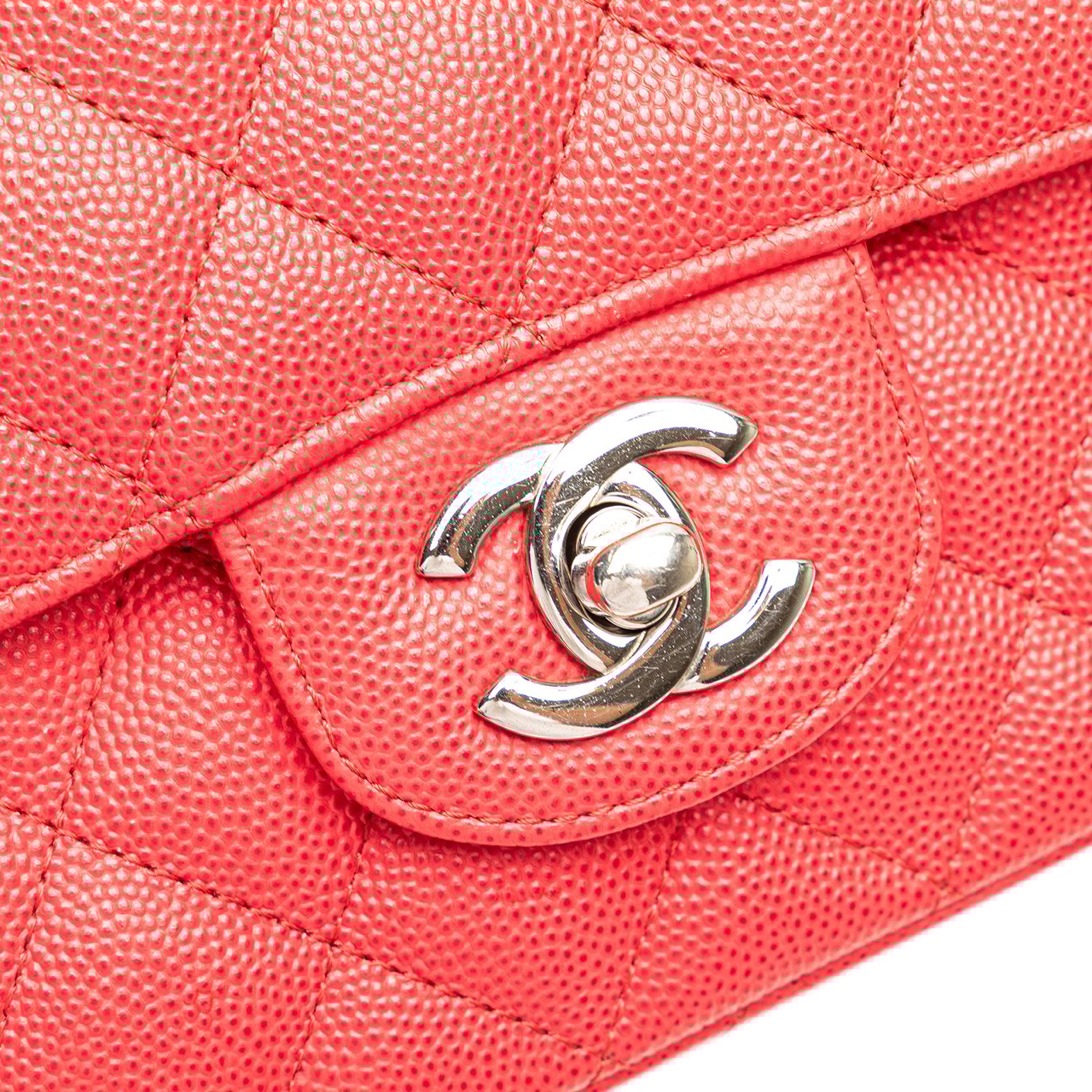 Chanel Medium Classic Caviar Double Flap Rood