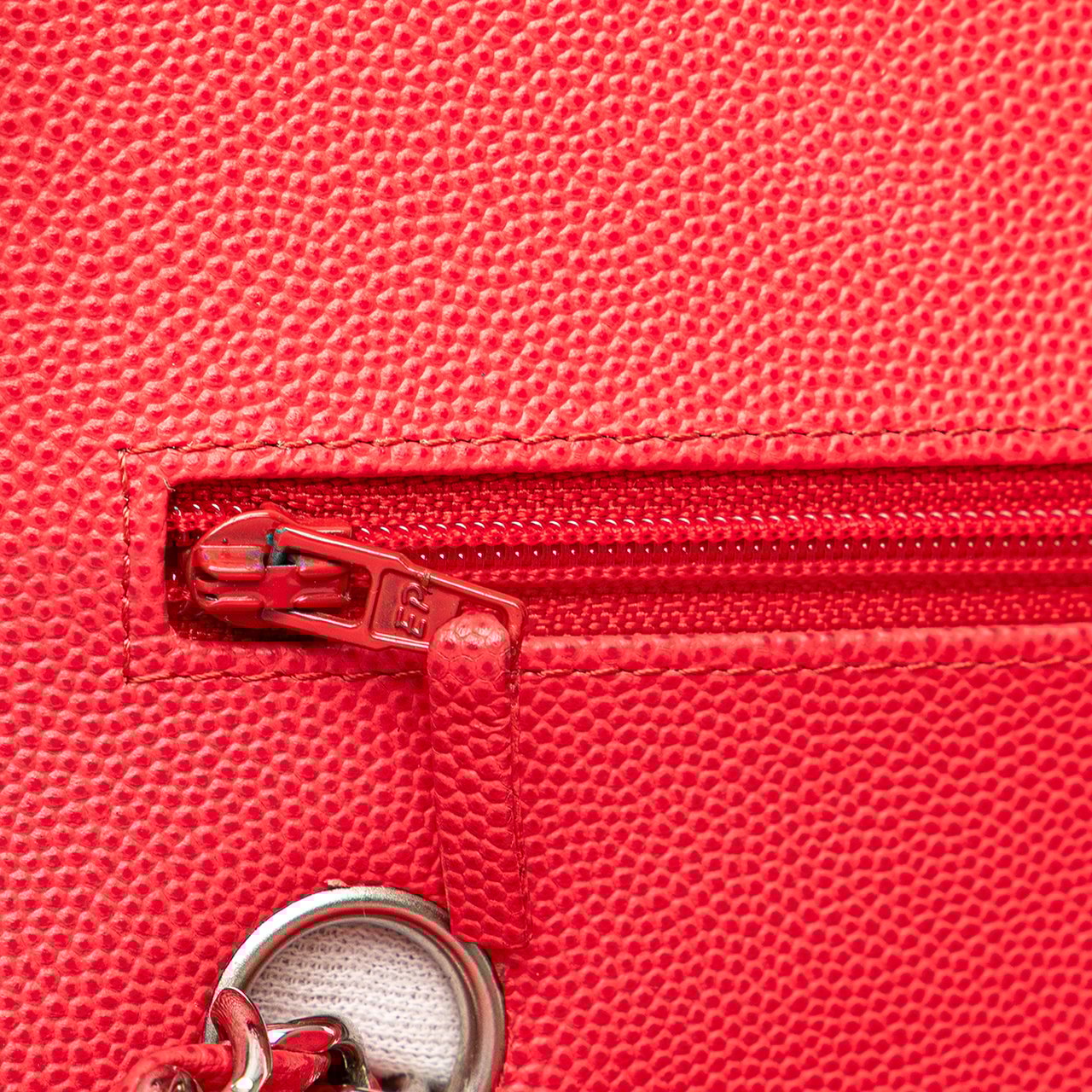 Chanel Medium Classic Caviar Double Flap Rood