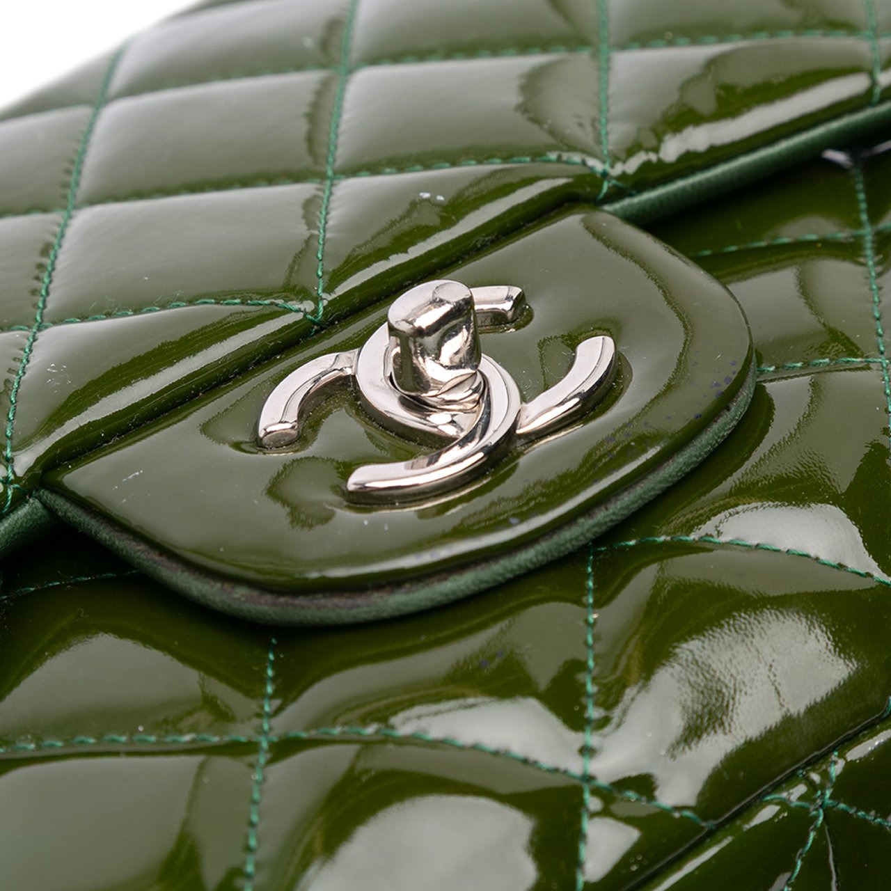Chanel Jumbo Classic Patent Double Flap Groen