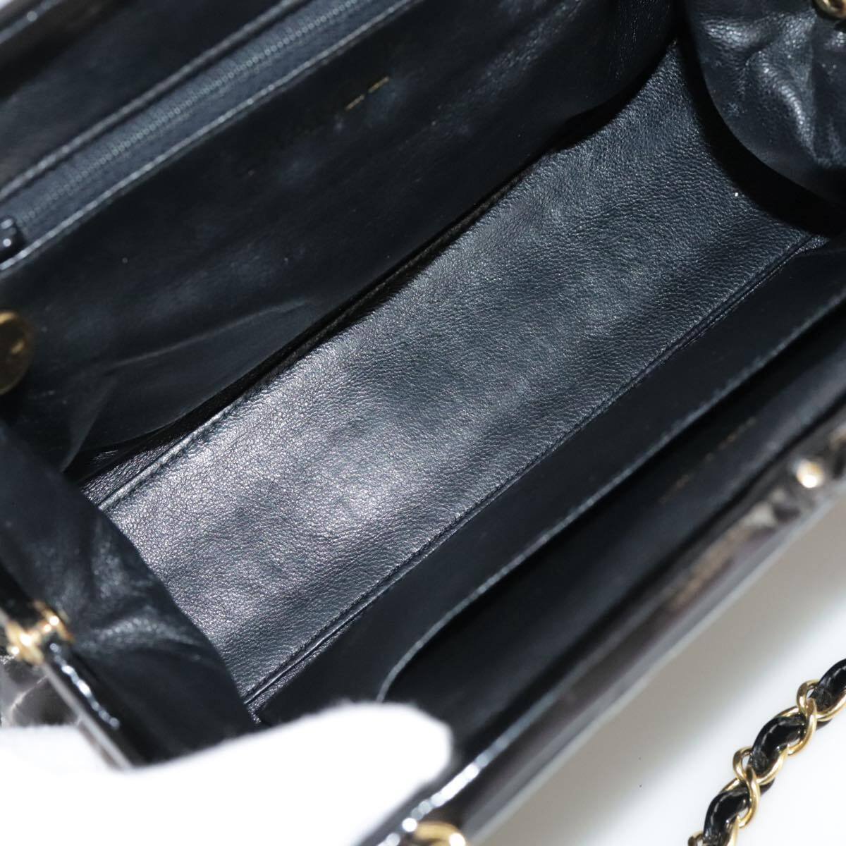 Chanel Chanel Vintage Chain Frame Bag Quilted Patent Small Zwart