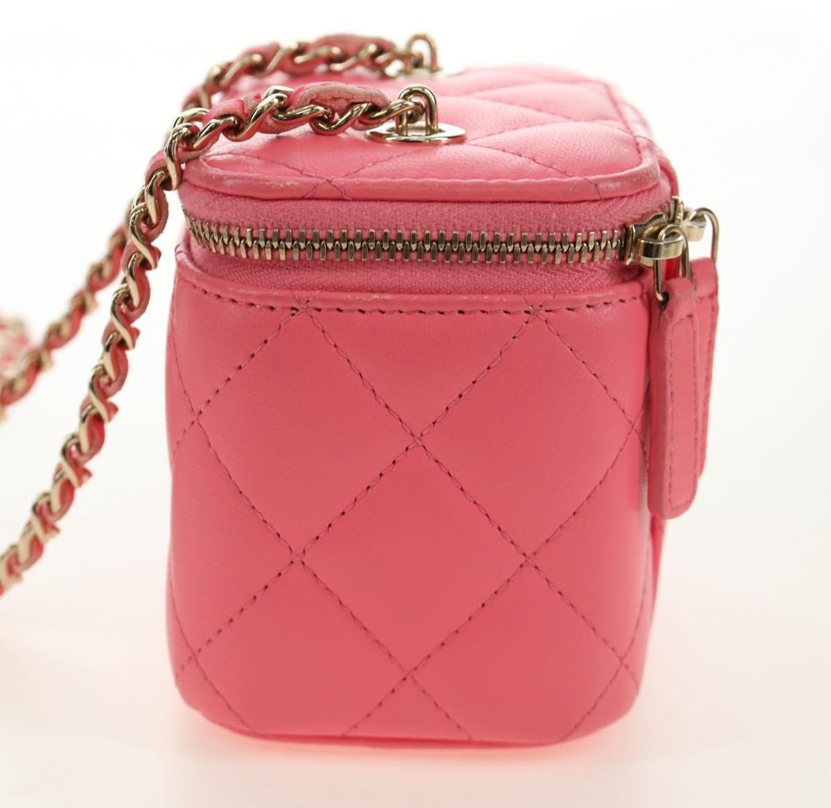 Chanel Classic Vanity Case with Chain Quilted Lambskin Mini Roze