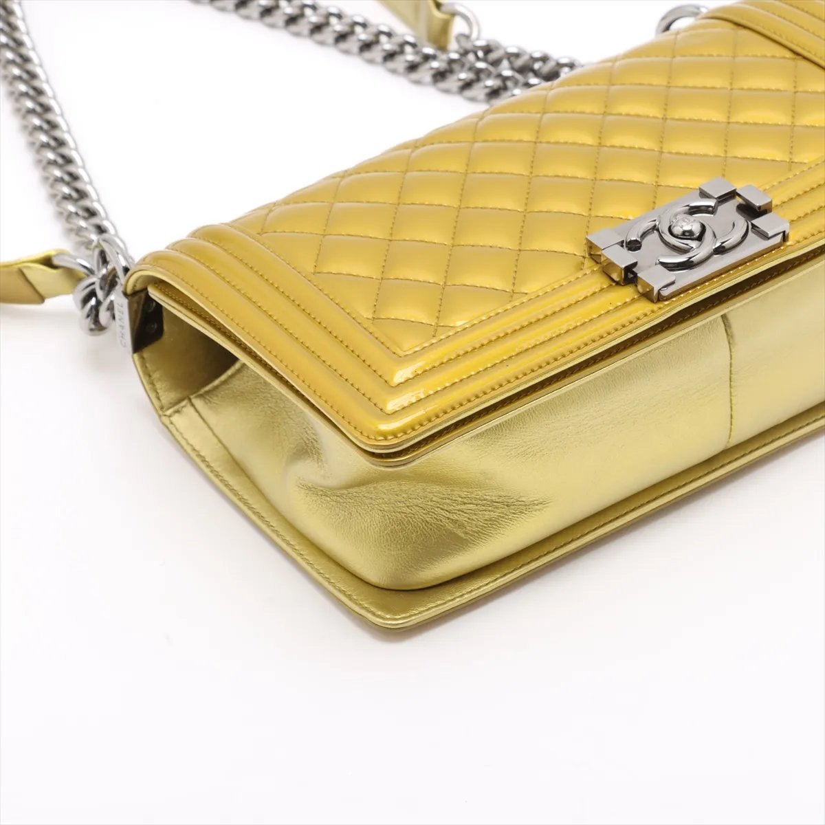 Chanel Boy Flap Patent Leather Old medium (25) Goud