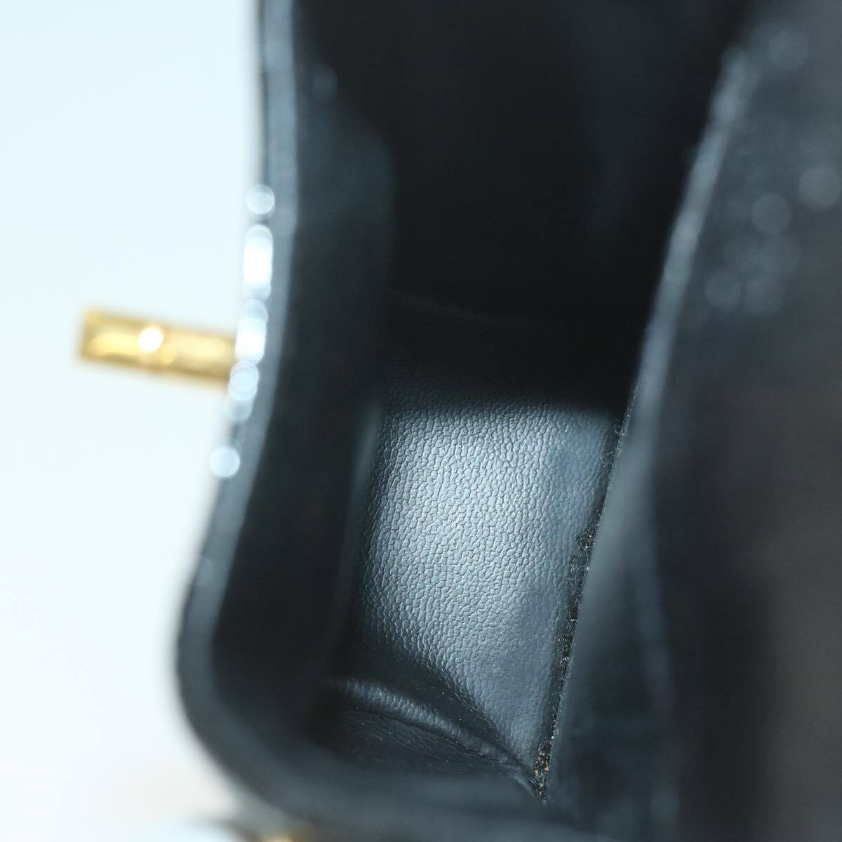 Chanel Chanel Vintage CC Flap Phone Holder Crossbody Bag Quilted Patent Zwart