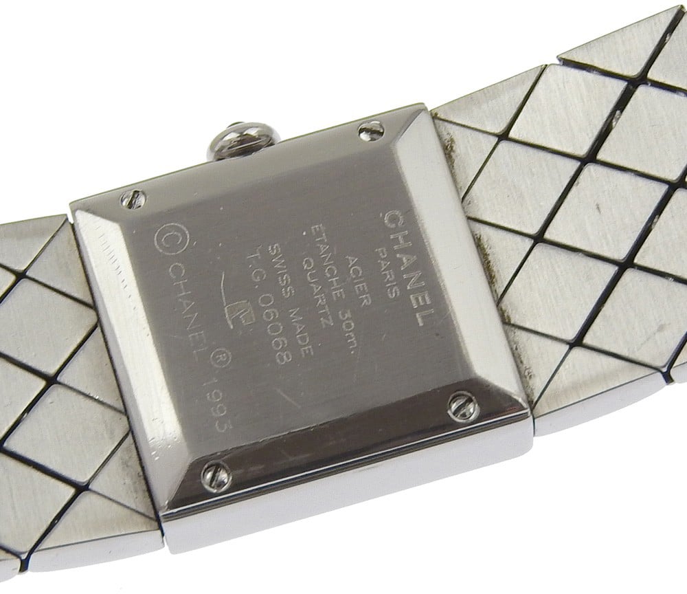 Chanel Chanel Matelasse Quartz Watch Stainless Steel with Diamond Bezel 19 Divers