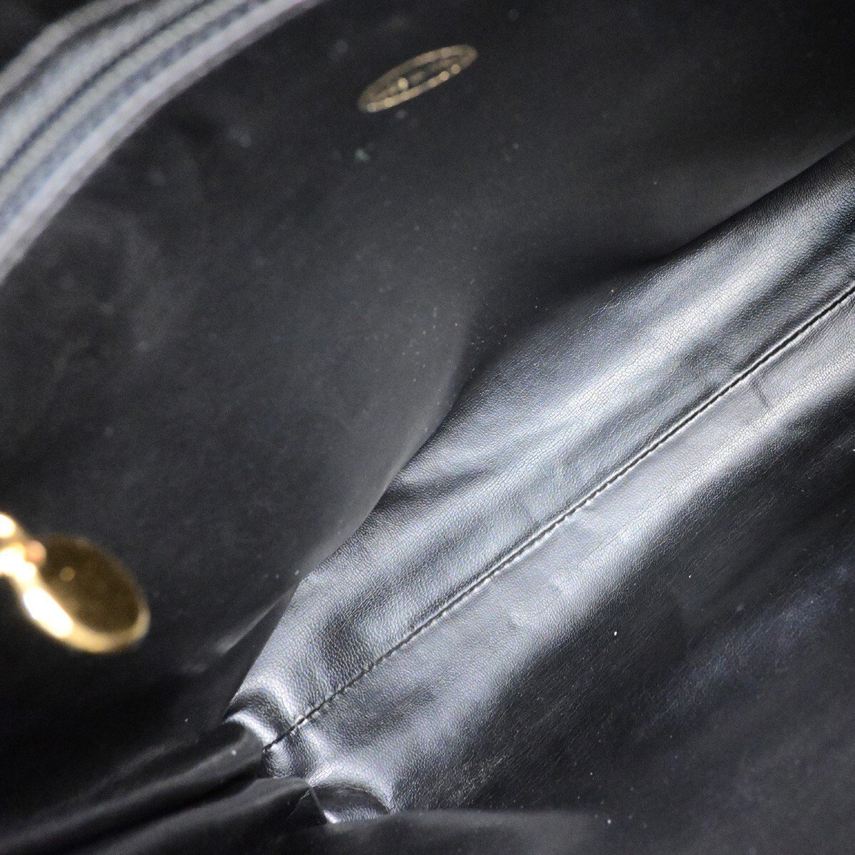 Chanel Chanel Timeless CC Pocket Chain Tote Stitched Calfskin Large Zwart