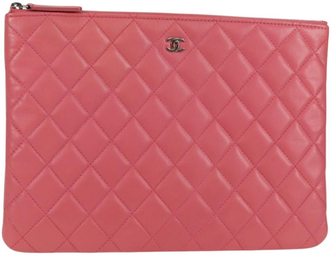 Chanel Chanel O Case Clutch Quilted Lambskin Medium Roze