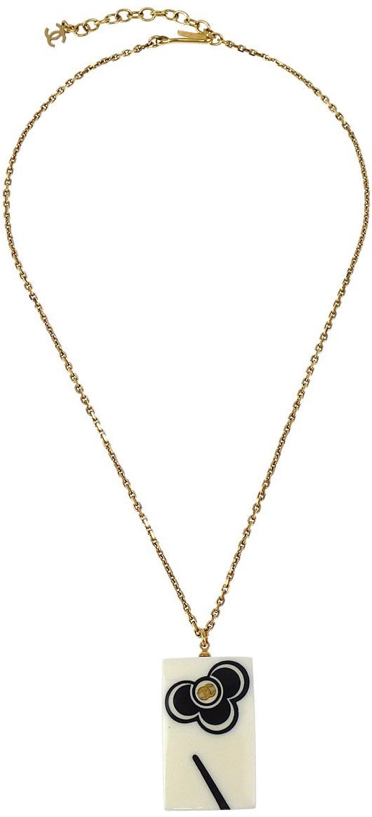 Chanel Chanel Vintage CC Rectangular Pendant Necklace Metal and Resin Goud