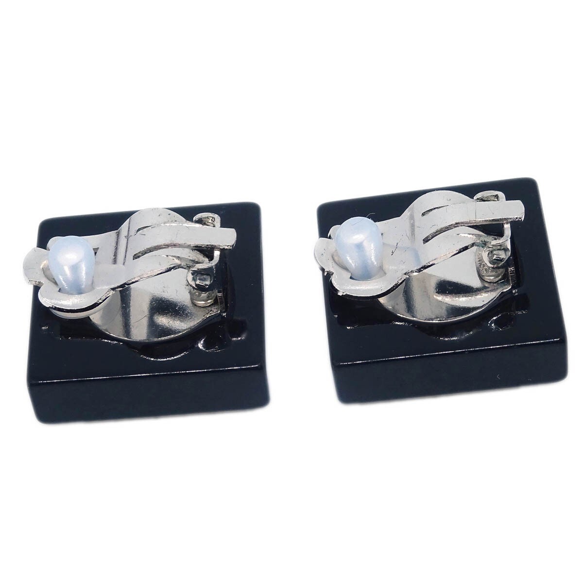 Chanel Chanel Vintage Square Clip-On Earrings Plastic Zwart