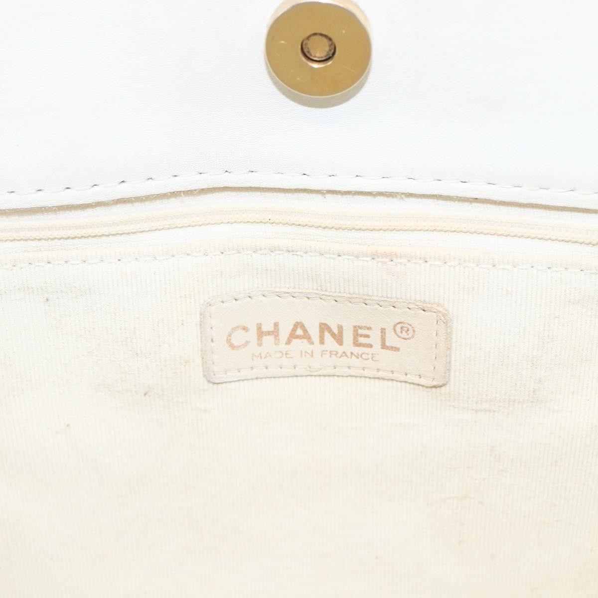 Chanel Chanel Surpique Chain Tote Quilted Leather Medium Wit