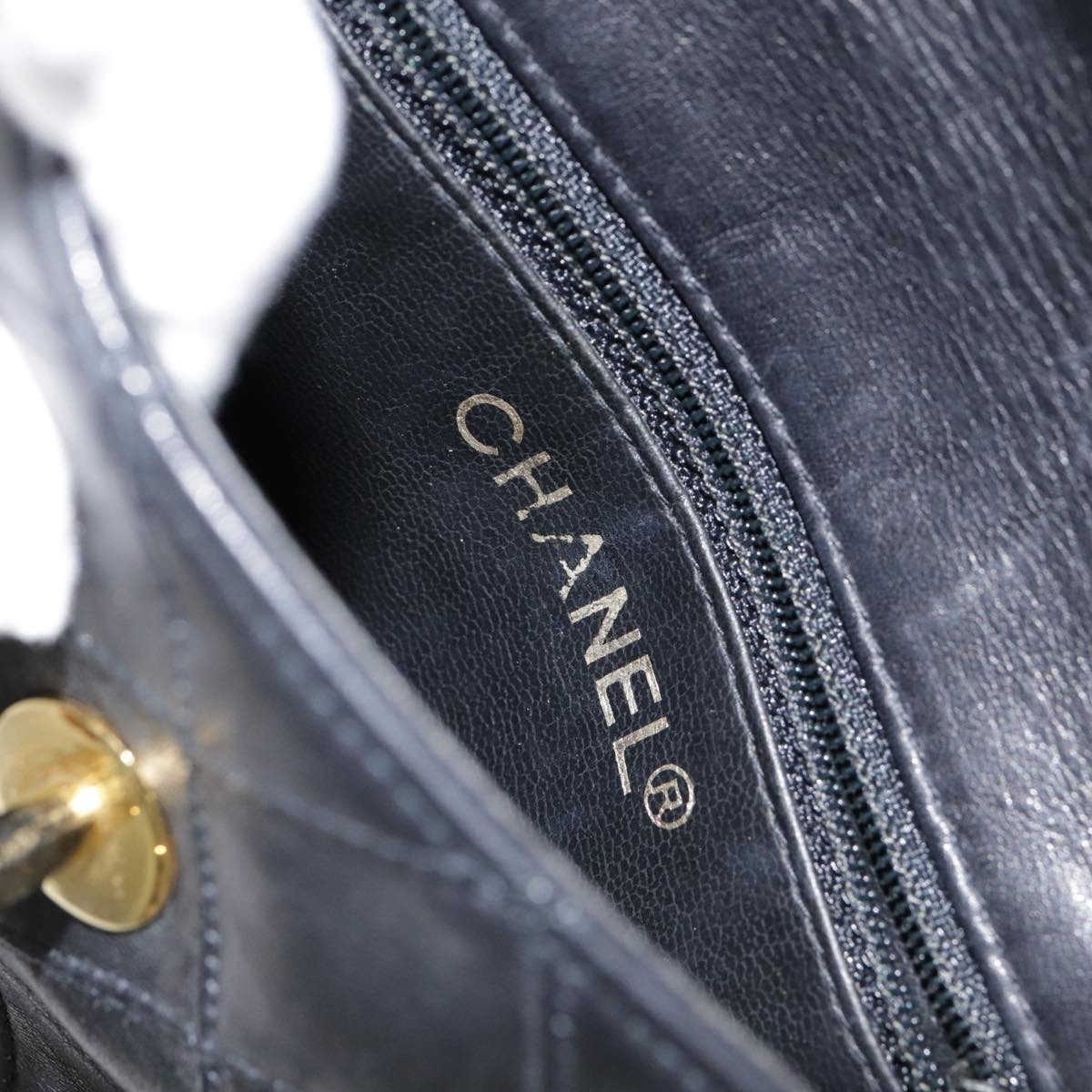 Chanel Chanel Waist Belt Bag Quilted Shiny Calfskin Zwart