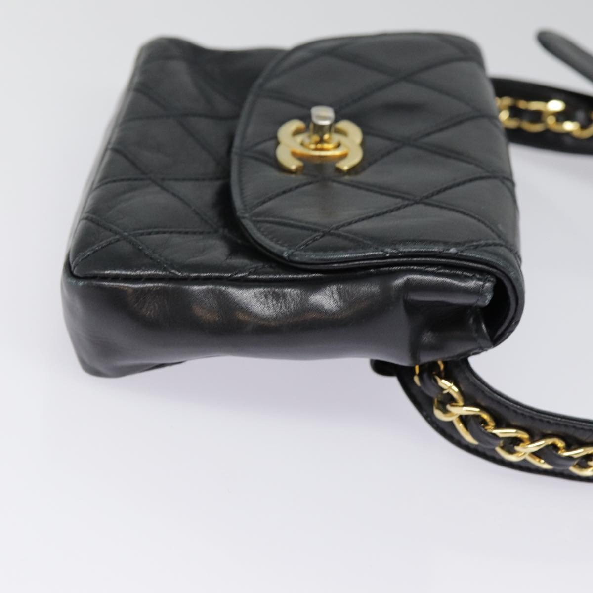 Chanel Chanel Waist Belt Bag Quilted Shiny Calfskin Zwart