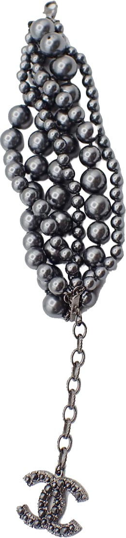 Chanel Chanel CC Charm Bracelet Faux Pearls and Metal Zwart