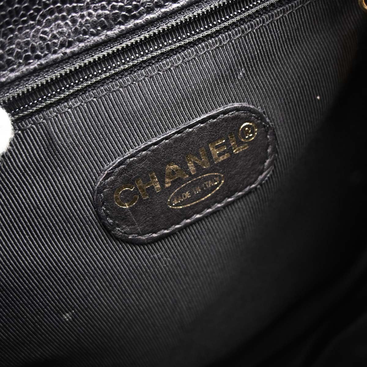 Chanel Vintage Caviar Small Zwart