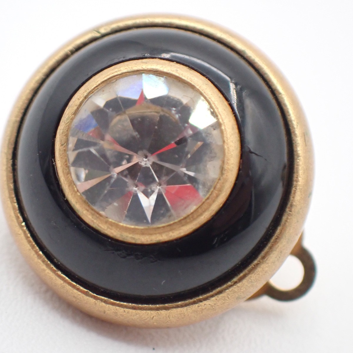 Chanel Chanel Vintage Logo Round Clip-On Earrings Metal Zwart