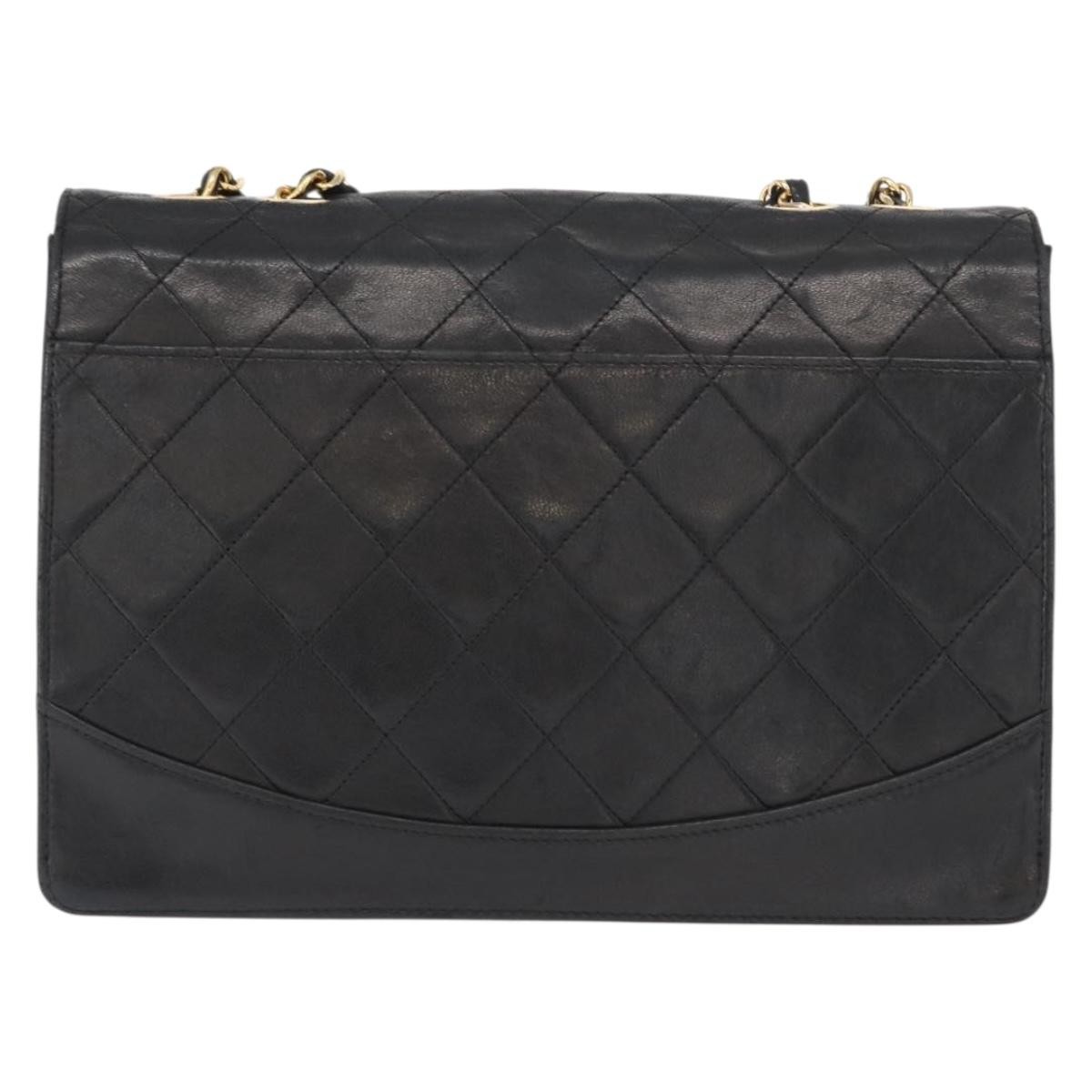 Chanel Chanel Vintage Mademoiselle Lock Trapezoid Flap Bag Quilted Lambskin Medium Zwart