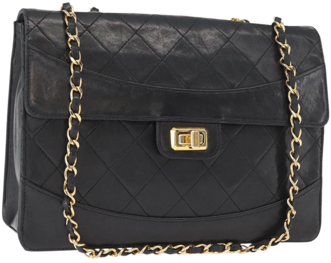 Chanel Chanel Vintage Mademoiselle Lock Trapezoid Flap Bag Quilted Lambskin Medium Zwart